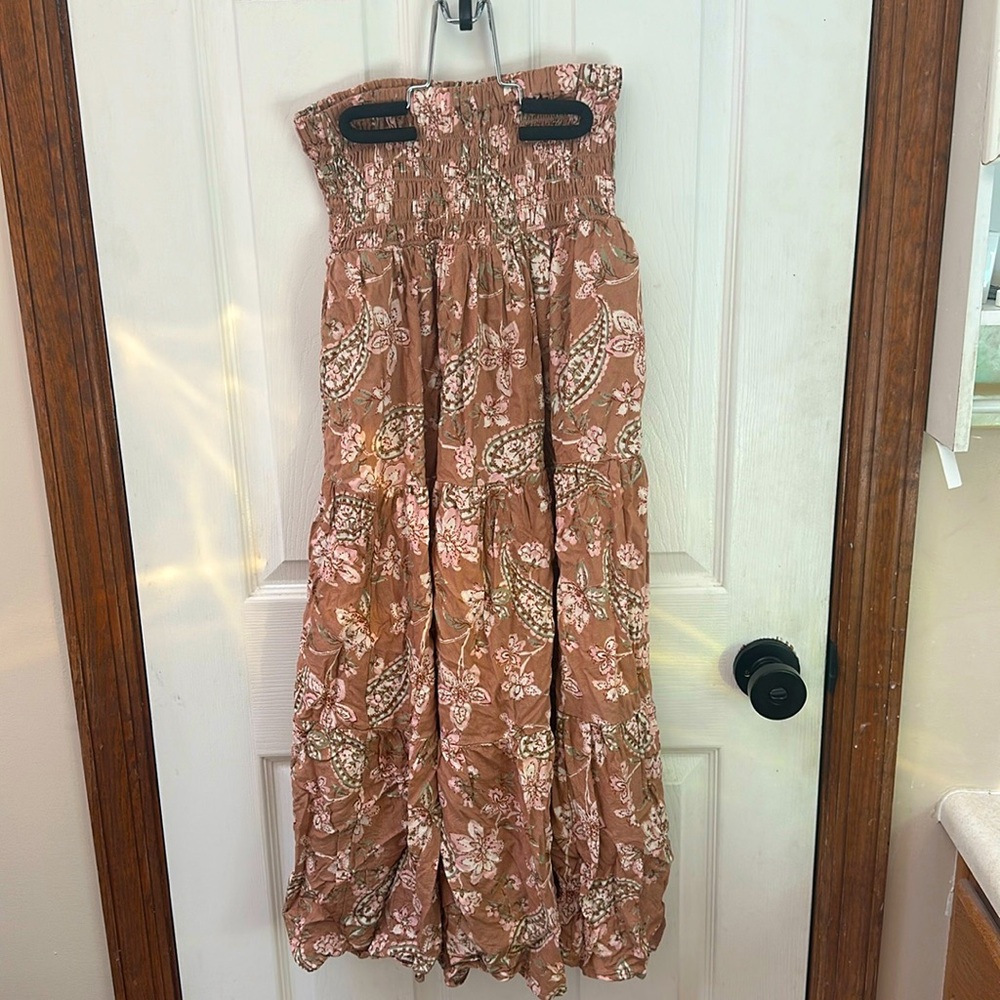 American Eagle tan floral maxi skirt